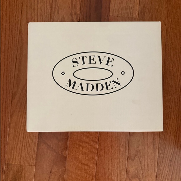 Steve Madden Level Metallic Gold Strappy Heels - Picture 8 of 10